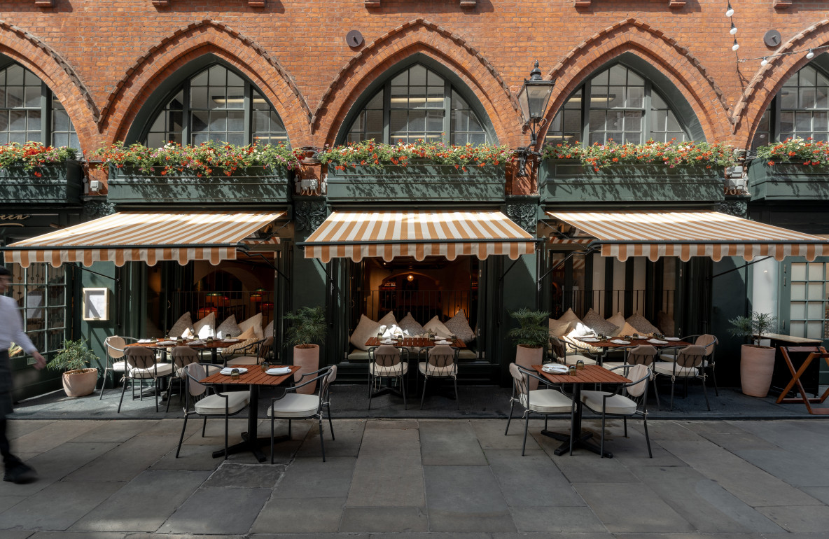 External restaurant dining space